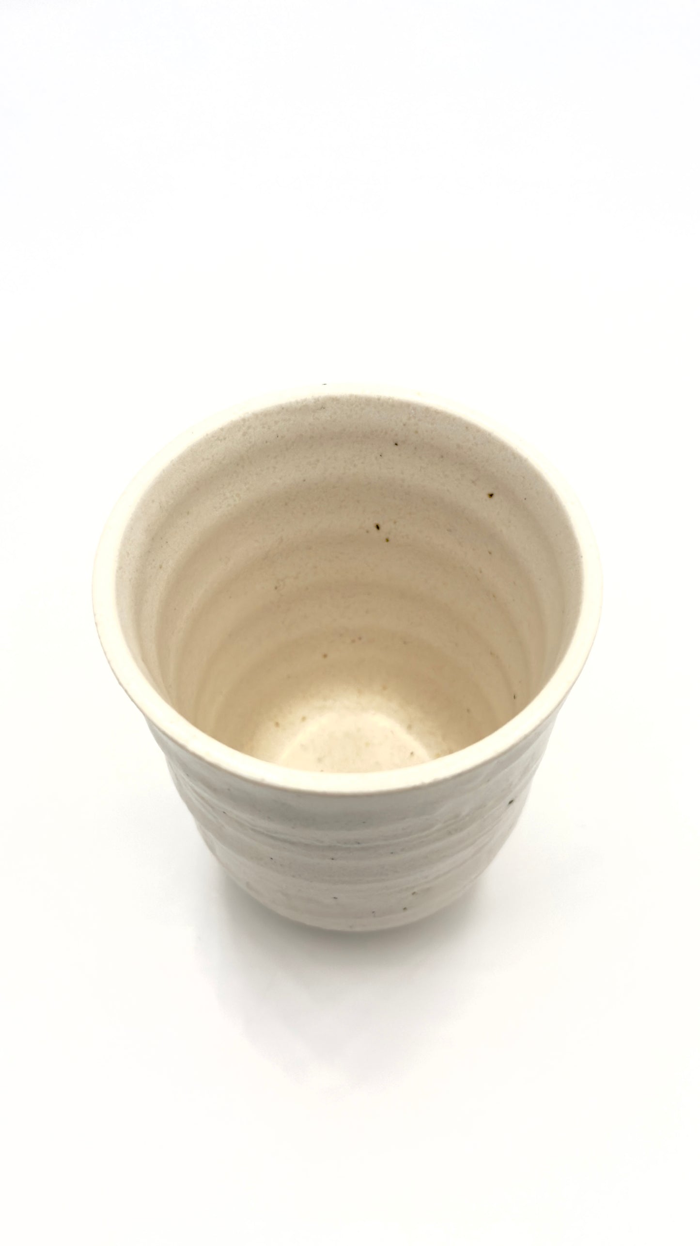 Tasse à thé japonaise en céramique claire – Une naturalité intemporelle au design traditionnel