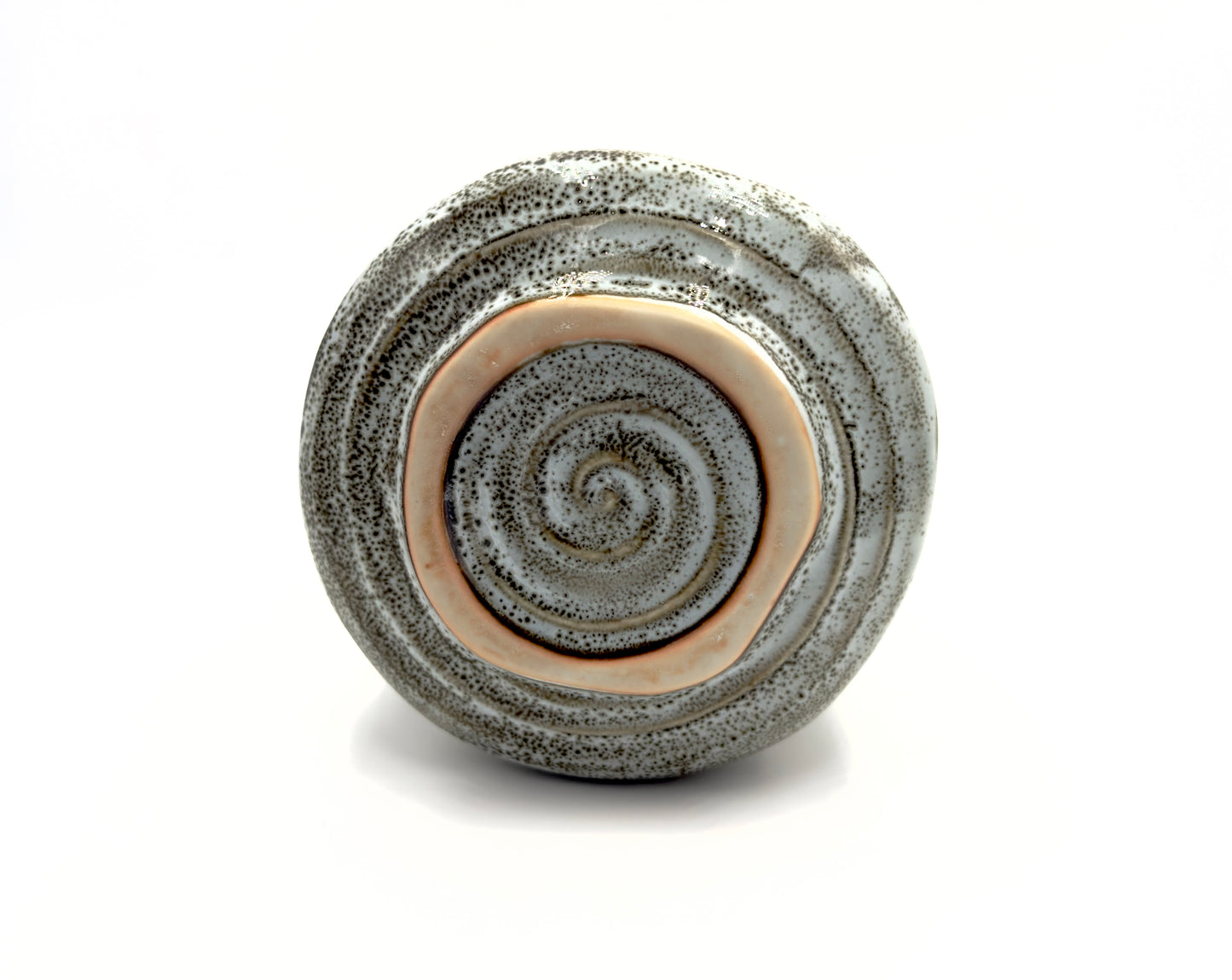 Japanische Matcha-Schale „Yuki“ – Strukturierte Chawan in Weiß & Anthrazit