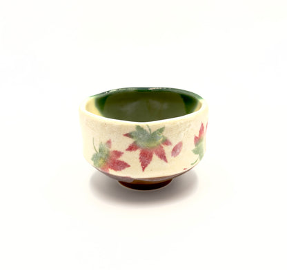 Japanische Matcha-Schale „Momiji“ – Traditionelle Chawan mit Ahornblatt-Design