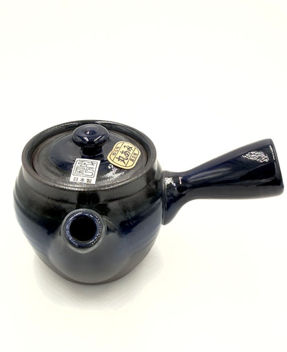 Japanische Handteekanne „Kyusu“ in tiefem Blau-Schwarz