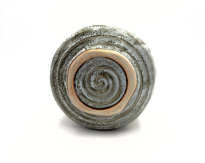 Japanische Matcha-Schale „Yuki“ – Strukturierte Chawan in Weiß & Anthrazit